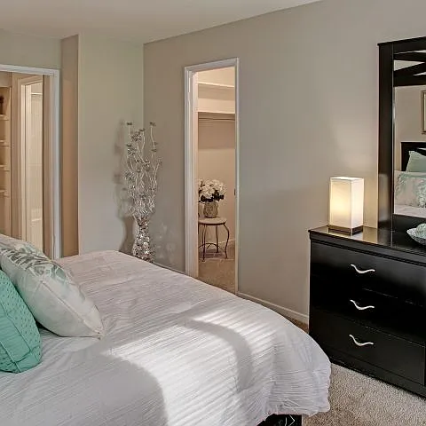 Oakcrest Towers — Photo 15