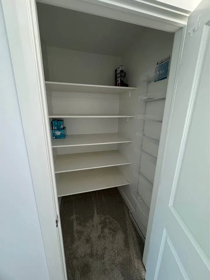 5 bed, 3.5 bath, 2488 sqft, $925 — Photo 3