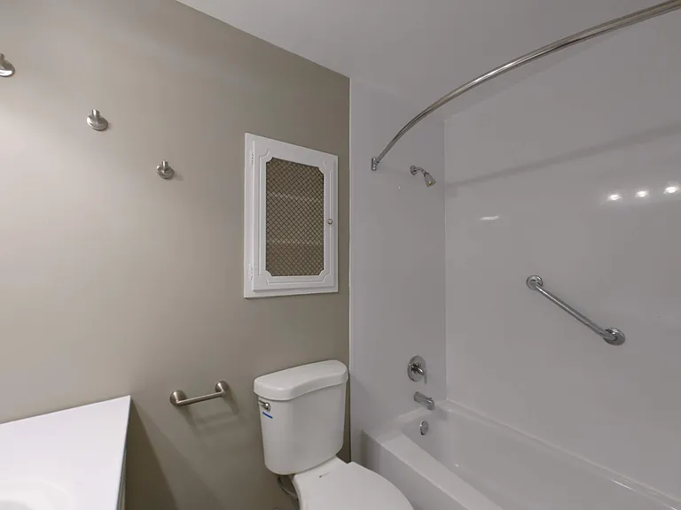 52 Beacon Ave — Photo 13