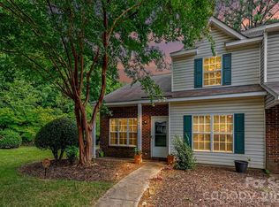 5845 Cougar Ln, Charlotte, NC 28269