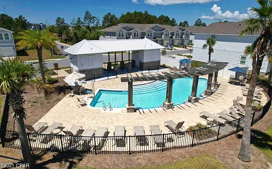 3 bed, 2.5 bath, 1498 sqft, $3,200 — Photo 2