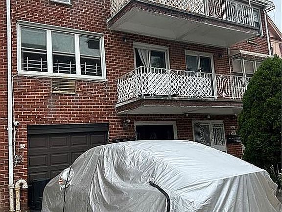 2nd image of 1554 W 6th St