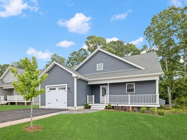 11 Vespia Ln, South Kingstown, RI 02879