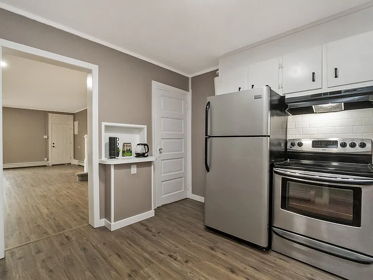 439 W Church St — Photo 16