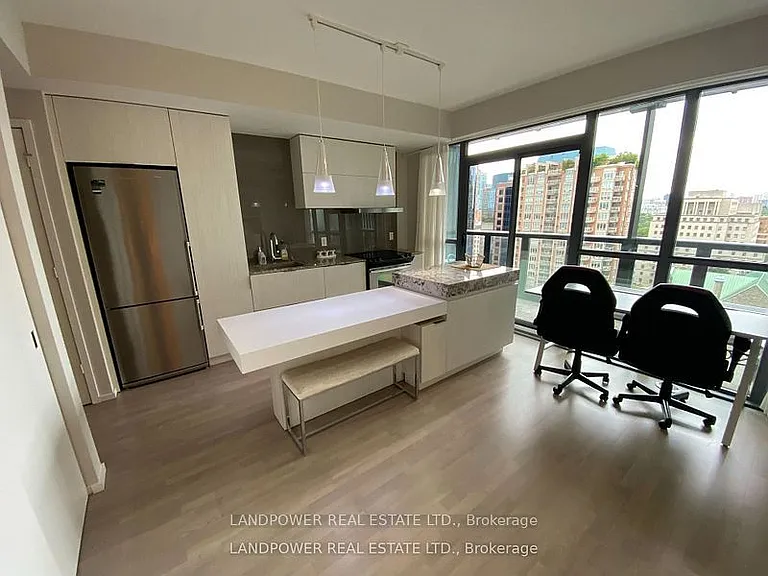 101 Charles St E #1607 — Photo 4