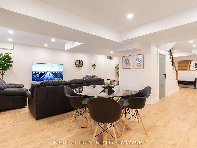 5 Chant Cres — Photo 4