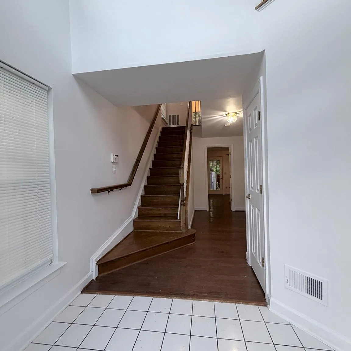 3 bed, 4.0 bath, 1848 sqft, $3,000 — Photo 2
