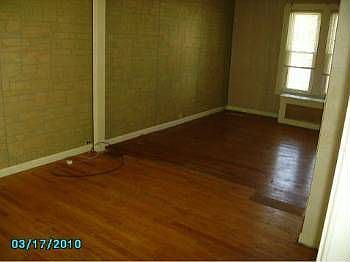 2nd image of 298-300 Beaver St