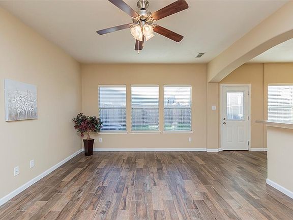 5th image of 6051 Yorktown Meadow Ln