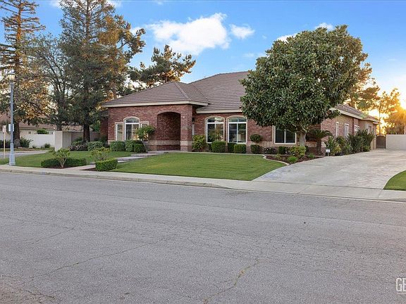 2nd image of 4401 Garnet Ct