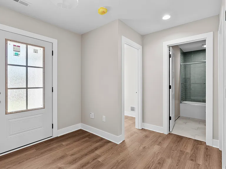 8 Wilma Ave — Photo 13