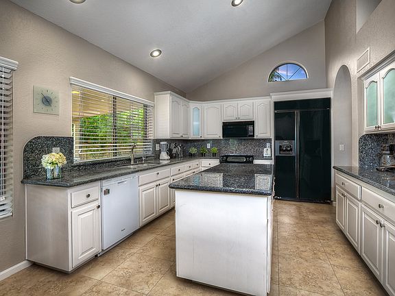 4th image of 15220 N 50th Pl