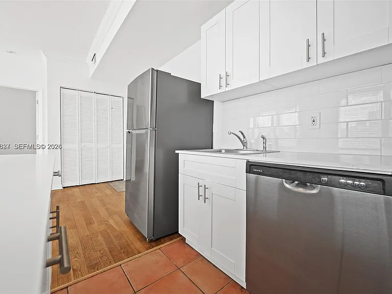 1027 Pennsylvania Ave #306 — Photo 8