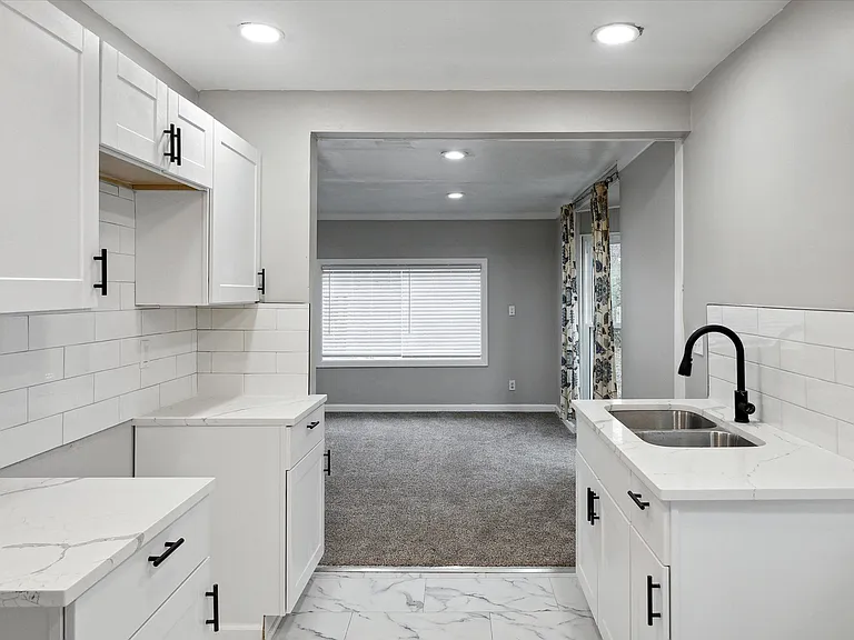 McCormick St — Photo 12