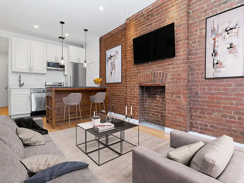 215 E 26th St #3
