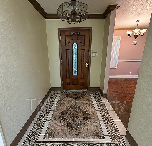 930 Graywood Cir — Photo 9