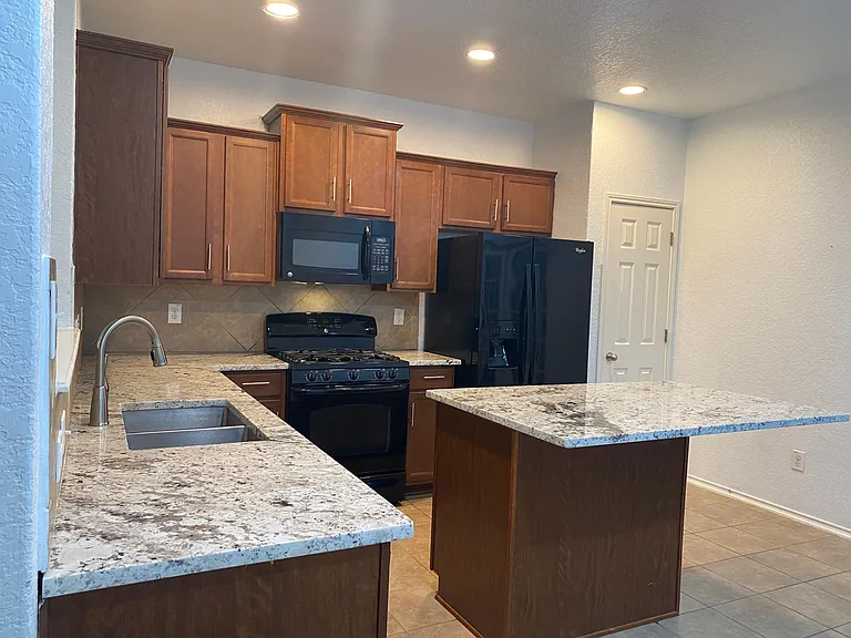 kitchen/Pantry