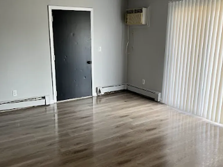 5650 Pardee — Photo 7