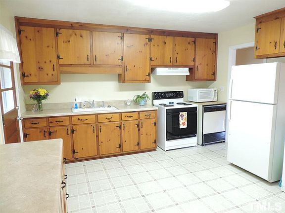 4th image of 2402 W Carver St
