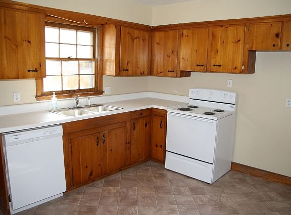 4th image of 407 W Radiance Dr