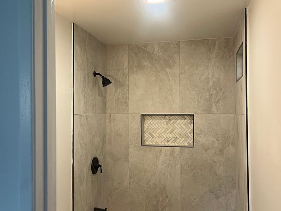 5th image of 10245 Park St #D