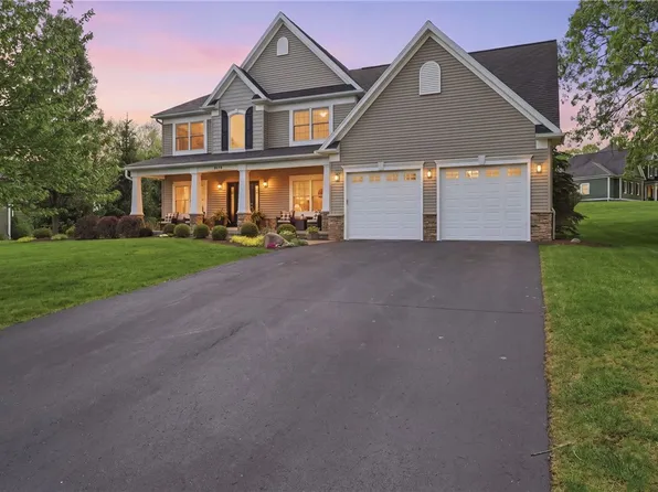 6779 Colyer Xing, Victor, NY 14564