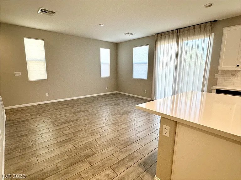 10216 Ullom Dr — Photo 5
