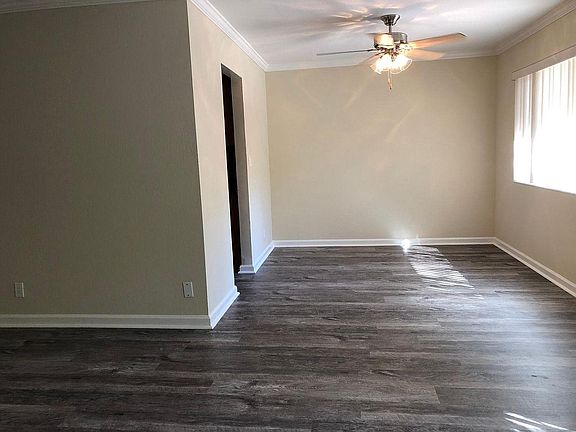 5th image of 402 Oak Grove Ave #2