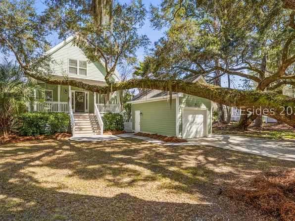 74 Tuscarora Ave, Beaufort, SC 29907