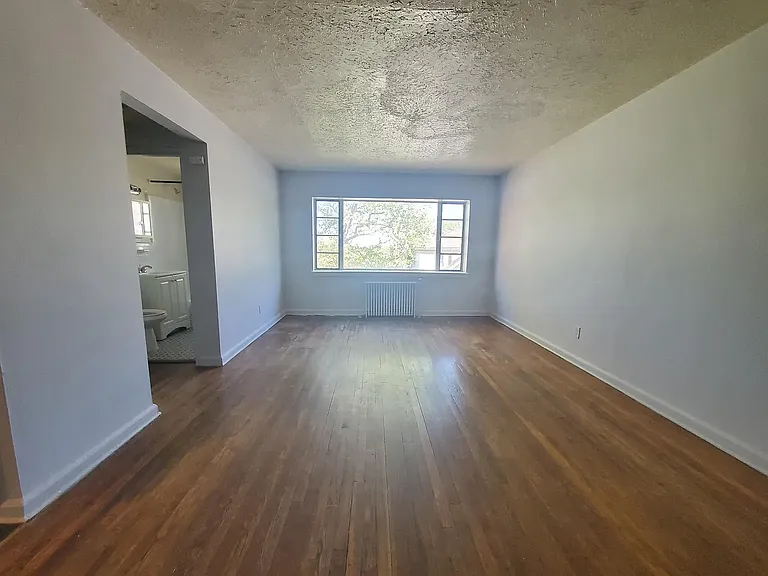 716 Sanford Ave #6D — Photo 3