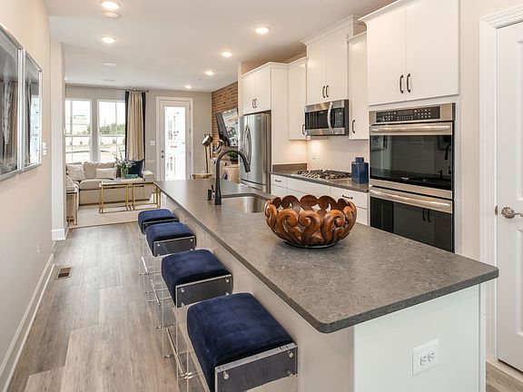 5th image of 119 Capital Ct