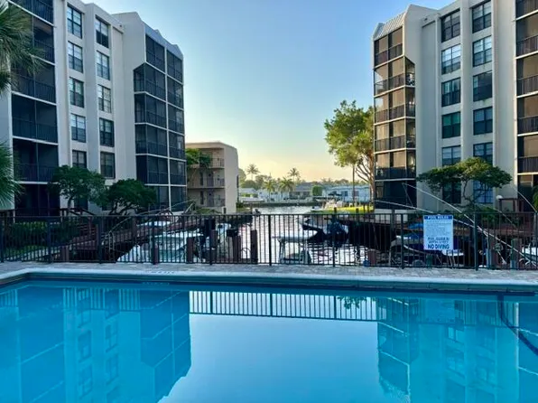 21 Royal Palm Way #2020, Boca Raton, FL 33432