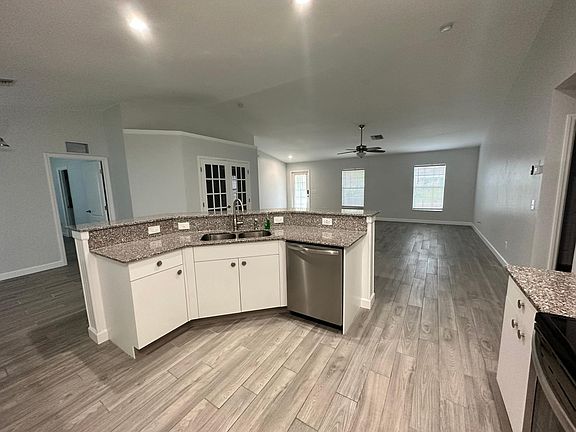 5th image of 3741 NE 15th Pl