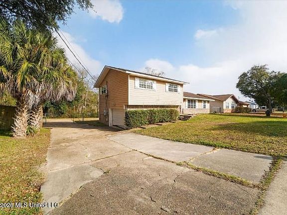 5th image of 774 Sharon Hills Dr