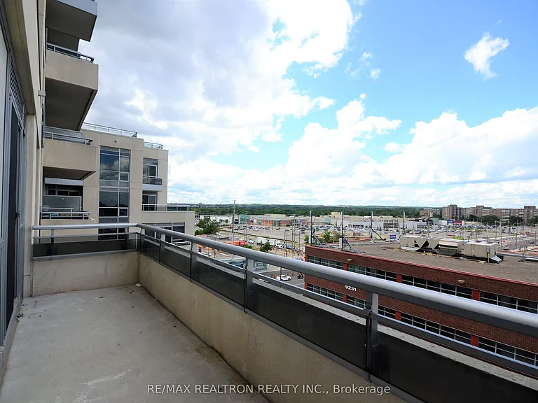 9201 Yonge St #703 — Photo 18