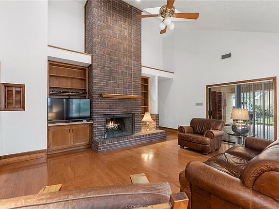 2nd image of 8606 Walnut Bnd