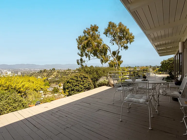 Longbow Dr — Photo 8