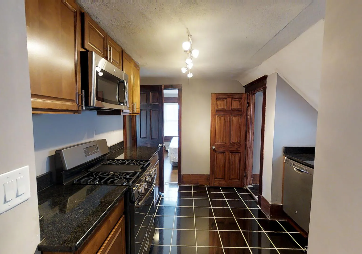 3 bed, $2,475 — Photo 4