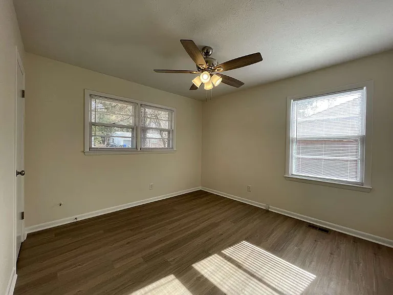 718 Dwain Dr — Photo 14