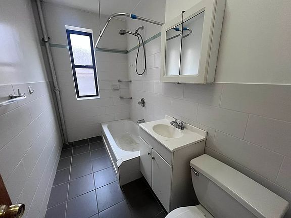 4th image of 2010 Ocean Ave APT C9