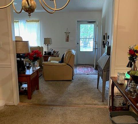 4th image of 104 Scotts Ln