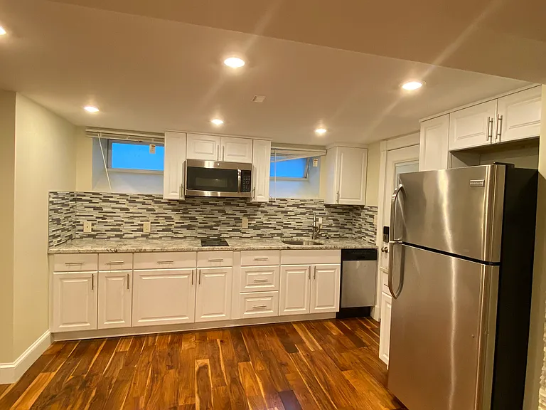 16 Crescent Ave #B — Photo 33