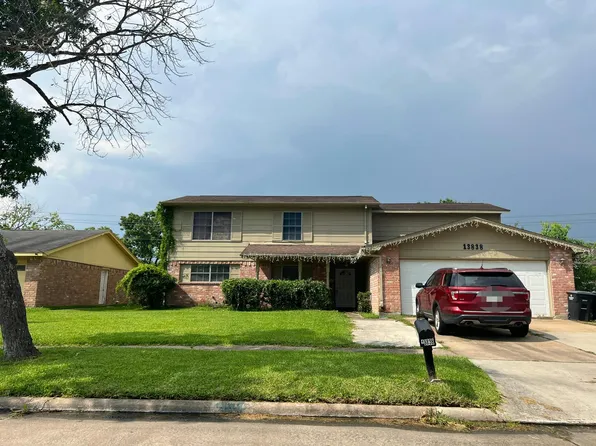 13838 Towne Way Dr, Sugar Land, TX 77498