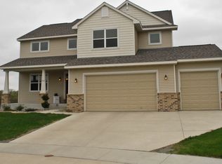 242 Foothills Ln SE, Rochester, MN 55904