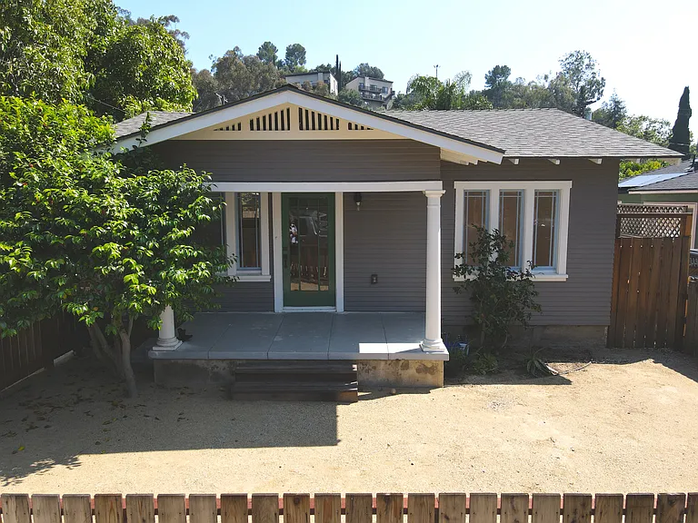 1966 Addison Way — Photo 3