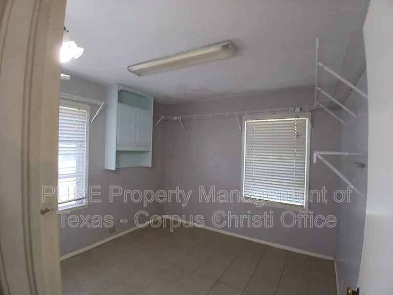 4701 Prinston Dr — Photo 11