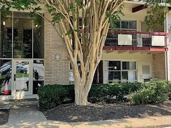 4319 Americana Dr APT 204, Annandale, VA 22003