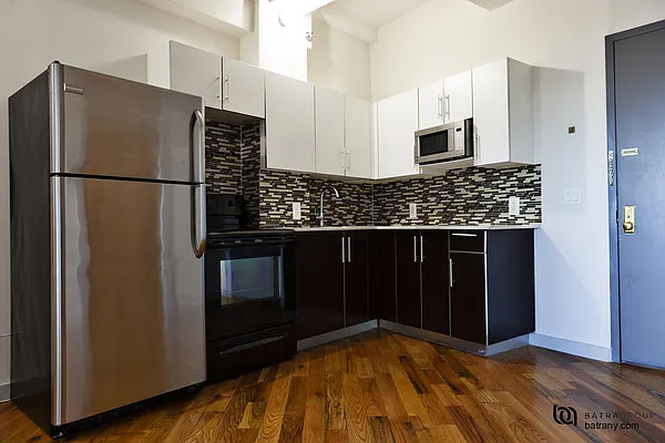 Rented by Batra Group Inc | media 19