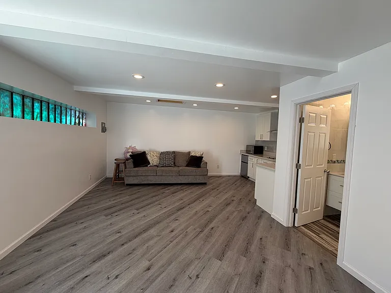 1033 Fountain St #B — Photo 3