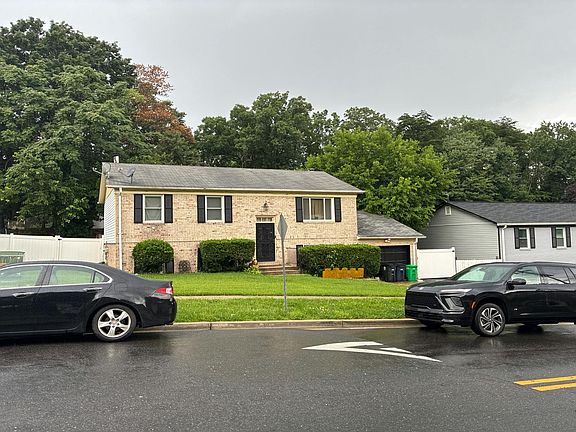 3rd image of 4901 Iverson Pl